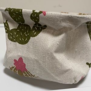 Cacti pouch storage bin
